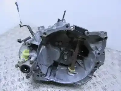 Second-hand car spare part gearbox for peugeot 406 (8b) 1.9 d oem iam references 20tb79 Second-hand car spare part gearbox for peugeot 406 (8b) 1.9 d oem iam references 20tb79