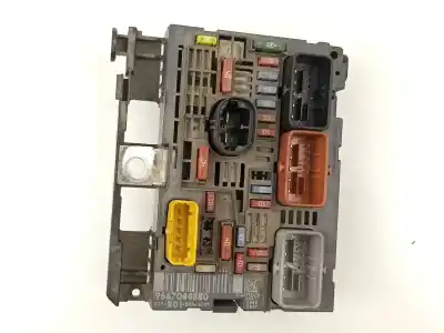 Peça sobressalente para automóvel em segunda mão caixa de fusíveis e relés por citroen c4 picasso i monospace (ud_) 2.0 hdi 138 referências oem iam 9667044880  