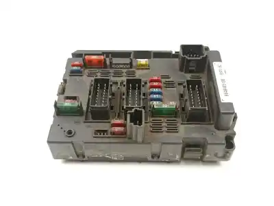 Pezzo di ricambio per auto di seconda mano scatola relè/fusibili per peugeot 307 (3a/c) 2.0 hdi 90 riferimenti oem iam 9646405180  