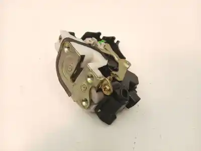 Tweedehands auto-onderdeel LINKER VOORDEUR SLOT voor MITSUBISHI GRANDIS (NA_W) 2.0 DI-D (NA8W) OEM IAM-referenties MN167831  
