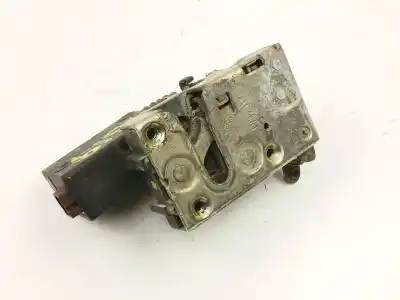 Pièce détachée automobile d'occasion Serrure De Porte Avant Droite pour PEUGEOT 106 (S2) 1.1 Références OEM IAM 9136F6  