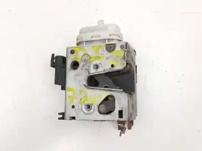 Автозапчасти б/у замок левой передней двери за audi a4 avant ссылки oem iam 8d1837015a  