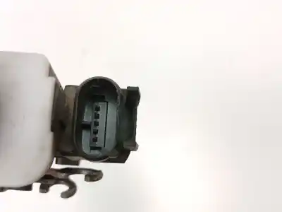 Автозапчасти б/у замок левой передней двери за audi a4 avant ссылки oem iam 8d1837015a  
