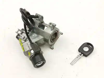 Pièce détachée automobile d'occasion COMMUTATEUR D'ALLUMAGE pour VOLKSWAGEN POLO (6N2) 1.4 TDI Références OEM IAM 357905851F  