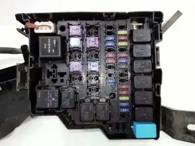 Second-hand car spare part fuse box unit for mazda 2 (de_, dh_) 1.3 (de3fs) oem iam references d6516676y  