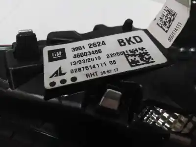 Автозапчасти б/у внутренний правый задний фонарь за opel corsa e 1.4 ссылки oem iam 39012624  