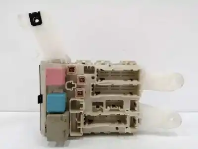 Peça sobressalente para automóvel em segunda mão caixa de fusíveis e relés por toyota auris (_e15_) 1.4 d-4d (nde150_) referências oem iam 8273002150a