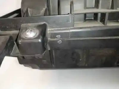 İkinci el araba yedek parçası hava filtresi için citroen c4 picasso 1.2 12v e-thp / puretech oem iam referansları 9805057080  