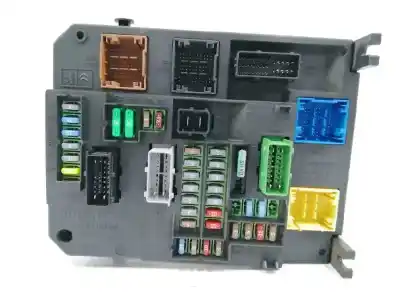 Peça sobressalente para automóvel em segunda mão caixa de fusíveis e relés por citroen c4 picasso ii 1.6 bluehdi 120 referências oem iam 9806687980