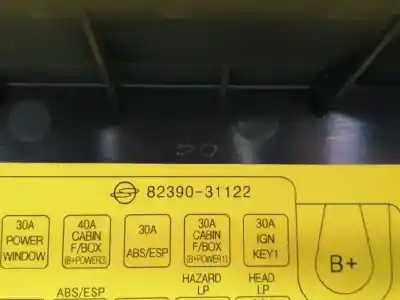 Second-hand car spare part fuse box unit for ssangyong actyon 2.0 td cat oem iam references 8239031122  ak6479