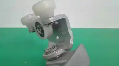 Pezzo di ricambio per auto di seconda mano supporto / guida per porte scorrevoli per iveco daily furgón 2.3 diesel cat riferimenti oem iam 56087  
