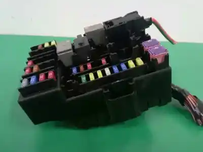 Second-hand car spare part fuse box unit for opel corsa e selective oem iam references 2b0z4010f  