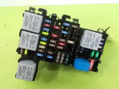 Peça sobressalente para automóvel em segunda mão caixa de fusíveis e relés por renault clio iv technofeel referências oem iam 243512399r