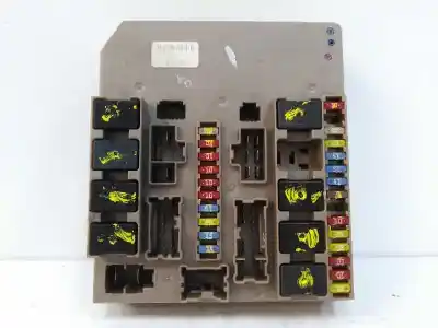 Second-hand car spare part fuse box unit for renault clio iii 2.0 16v oem iam references 674661a  
