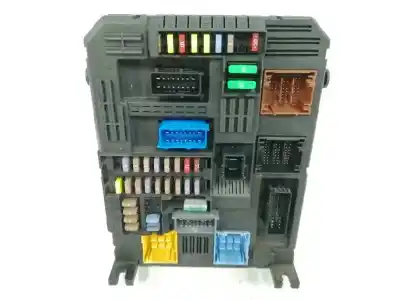 İkinci el araba yedek parçası röle/sigorta kutusu için citroen c4 picasso 1.2 12v e-thp / puretech oem iam referansları 9819851380  