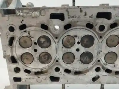 Second-hand car spare part cylinder head for renault trafic combi (ab 4.01) 6 - plazas. acristalado parcial. combi corto oem iam references 8200519994  