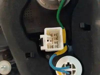 Автозапчасти б/у внутренний левый задний фонарь за kia carens iv 1.7 crdi ссылки oem iam 92403a4010  