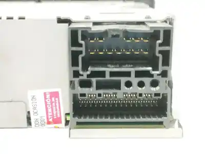 Second-hand car spare part audio system / radio cd for renault megane iii berlina 5 p 1.6 dci diesel fap oem iam references 281157081r a2c32352700 