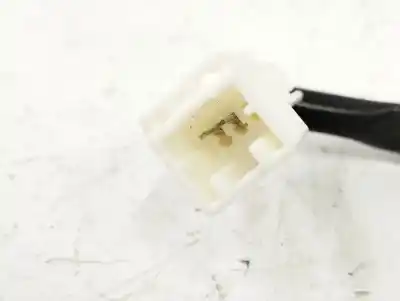 Автозапчастина б/у задній центральний гачок для nissan pulsar fastback (c13) 1.2 dig-t посилання на oem iam   