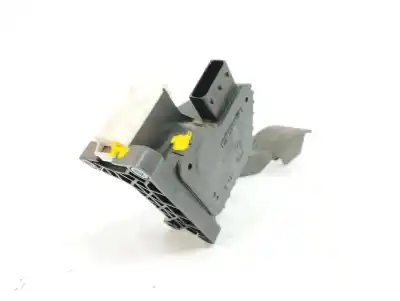 Second-hand car spare part accelerator pedal for opel corsa d 1.2 cat (a 12 xer / ldc) oem iam references 13305804  
