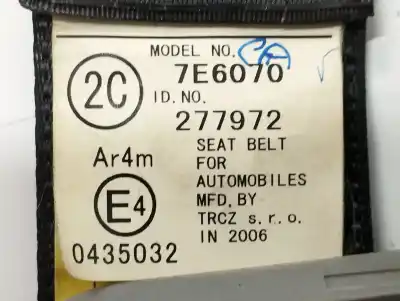 Second-hand car spare part central rear seat belt for toyota yaris (ksp9/scp9/nlp9) 1.3 cat oem iam references 7e6070  