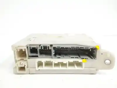 Second-hand car spare part fuse box unit for lexus is200 (ds2/is2) 2.2 d-cat oem iam references 8273053050  