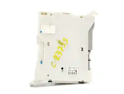 Peça sobressalente para automóvel em segunda mão Caixa De Fusíveis E Relés por LEXUS IS II (_E2_) 220D (ALE20) Referências OEM IAM 8273053050  