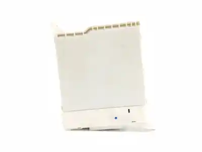 Second-hand car spare part fuse box unit for lexus is ii (_e2_) 220d (ale20) oem iam references 8273053050  