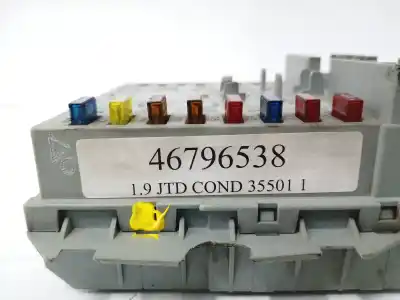 Pezzo di ricambio per auto di seconda mano scatola relè/fusibili per fiat stilo (192) 1.9 jtd cat riferimenti oem iam   