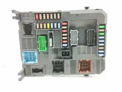 Peça sobressalente para automóvel em segunda mão Caixa De Fusíveis E Relés por CITROEN C4 CACTUS 1.2 VTi 82 Referências OEM IAM 9807531680  