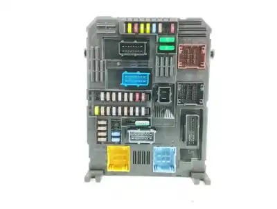 Peça sobressalente para automóvel em segunda mão caixa de fusíveis e relés por opel mokka 1.2 (76) referências oem iam 9832880280