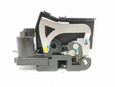 Second-hand car spare part left front door lock for ssangyong rodius 2.7 turbodiesel cat oem iam references   
