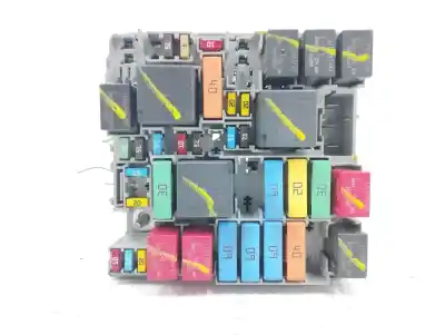 Second-hand car spare part fuse box unit for fiat doblo ii (152) 1.6 jtdm 16v oem iam references 52028777