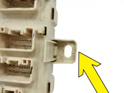 Peça sobressalente para automóvel em segunda mão caixa de fusíveis e relés por lexus rx 3.5 v6 cat referências oem iam   