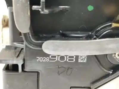 Second-hand car spare part front right door lock for bmw 7 (e65, e66, e67) 730 d oem iam references 7028908  