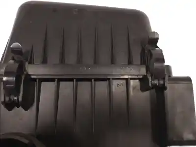 Second-hand car spare part air filter for kia cee´d 1.6 crdi cat oem iam references 281002h200  