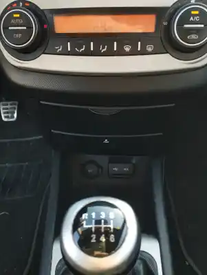 Second-hand car spare part climate control for kia cee´d 2.0 crdi oem iam references 972501h602  