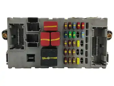 Second-hand car spare part fuse box unit for lancia ypsilon (101) 1.3 jtd 16v oem iam references 51819322