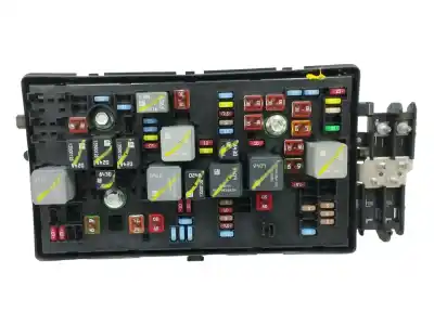 Second-hand car spare part fuse box unit for opel insignia berlina 2.0 16v cdti oem iam references 1334347901