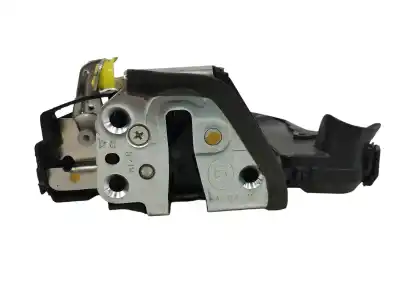 Recambio de automóvil de segunda mano de cerradura puerta delantera izquierda para toyota auris 1.2 16v turbo referencias oem iam 6904002211  