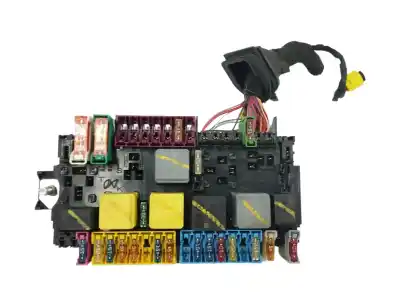 Pièce détachée automobile d'occasion BOÎTES À FUSIBLES pour MERCEDES-BENZ CLASE A (W176)  Références OEM IAM A2469067100  