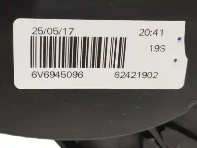 Автозапчастина б/у правий ліхтар для skoda fabia combi 1.0 mpi посилання на oem iam 6v6945096  