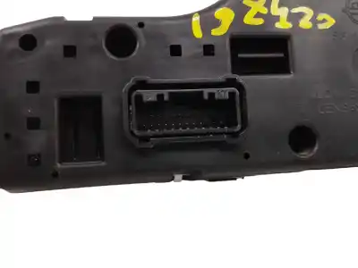 Second-hand car spare part multifunction display for ssangyong rodius ii 2.2 xdi oem iam references   26000033900s