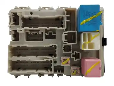 Pezzo di ricambio per auto di seconda mano scatola relè/fusibili per toyota verso 1.6 16v cat riferimenti oem iam 827300f290