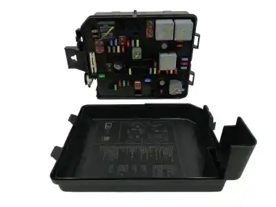 Second-hand car spare part fuse box unit for opel corsa e (x15) 1.4 (08, 68) oem iam references 13451890  