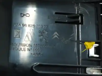 Автозапчастина б/у аераційна решіта для citroen c3 picasso (sh_) 1.6 hdi 90 посилання на oem iam 9683043377  