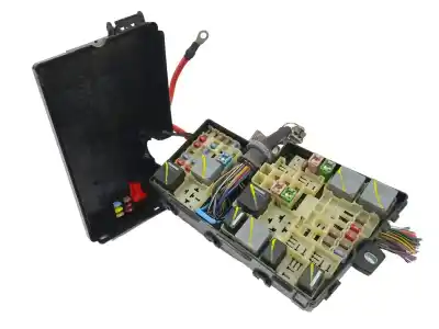 Second-hand car spare part fuse box unit for volvo v40 1.6 diesel cat oem iam references av6t14a067ac  