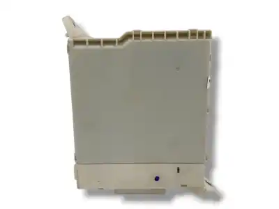 Second-hand car spare part fuse box unit for lexus is200 (ds2/is2) 2.2 d-cat oem iam references 8273053050  
