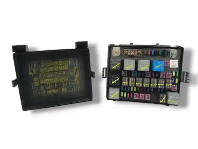 Second-hand car spare part fuse box unit for ssangyong rodius xdi oem iam references 8234021120  