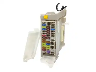 Автозапчасти б/у блок реле/предохранителей за toyota yaris (_p13_) 1.3 (nsp130_) ссылки oem iam 8273052f80  